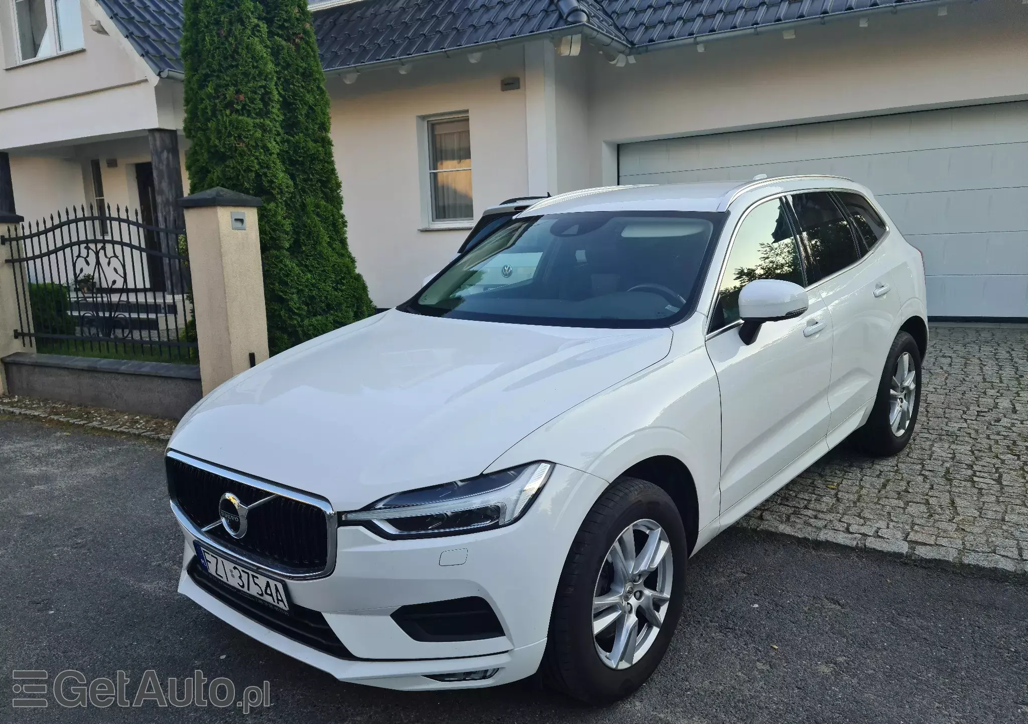 VOLVO XC 60 Momentum