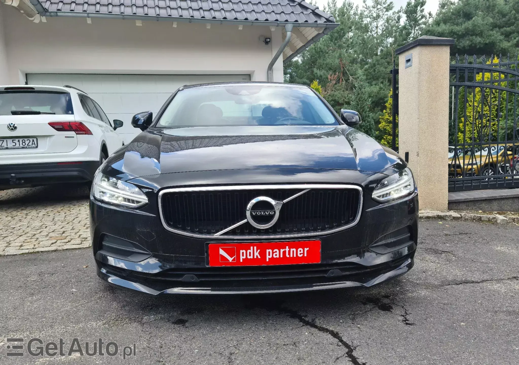 VOLVO S90 Momentum