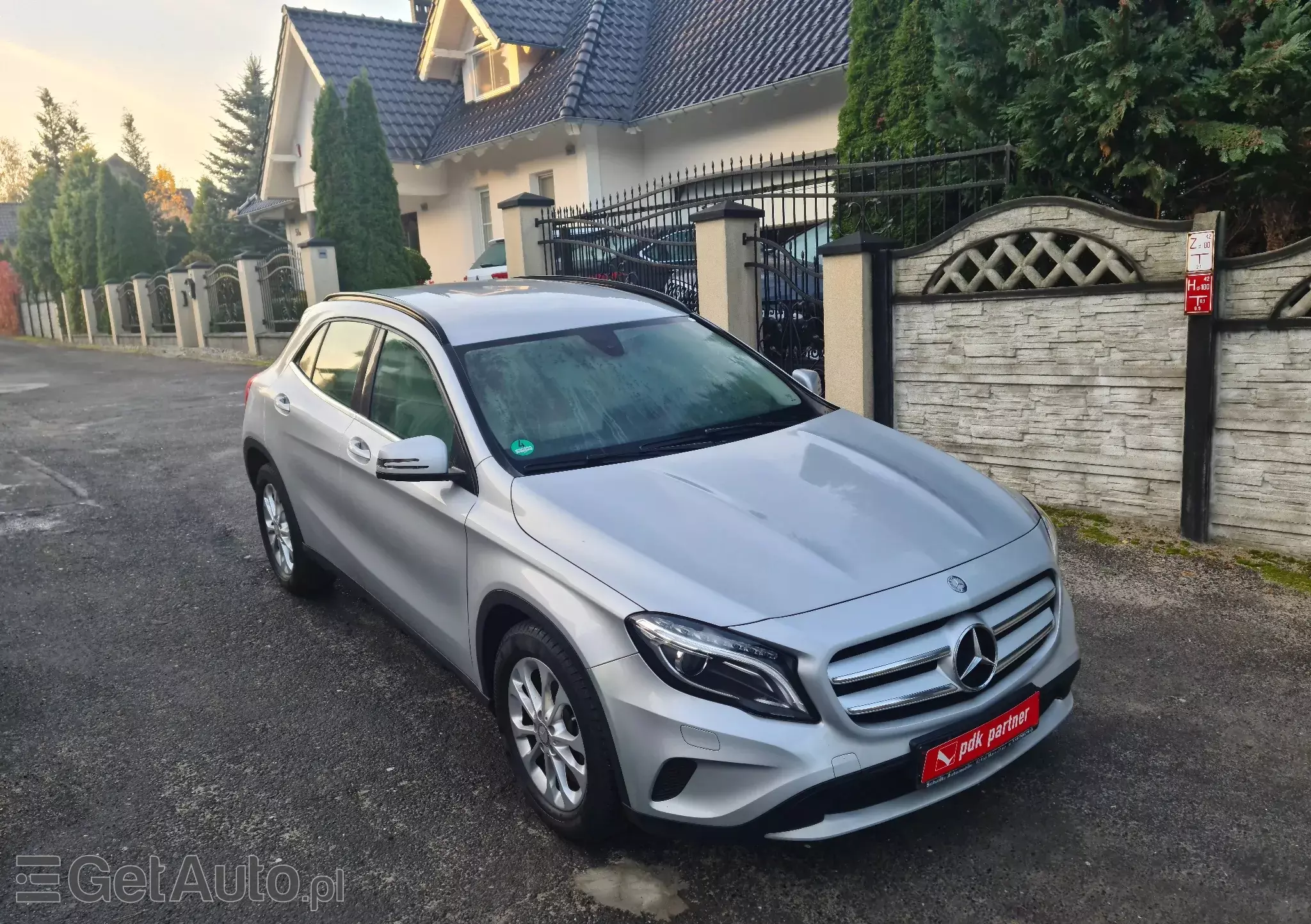 MERCEDES-BENZ GLA 