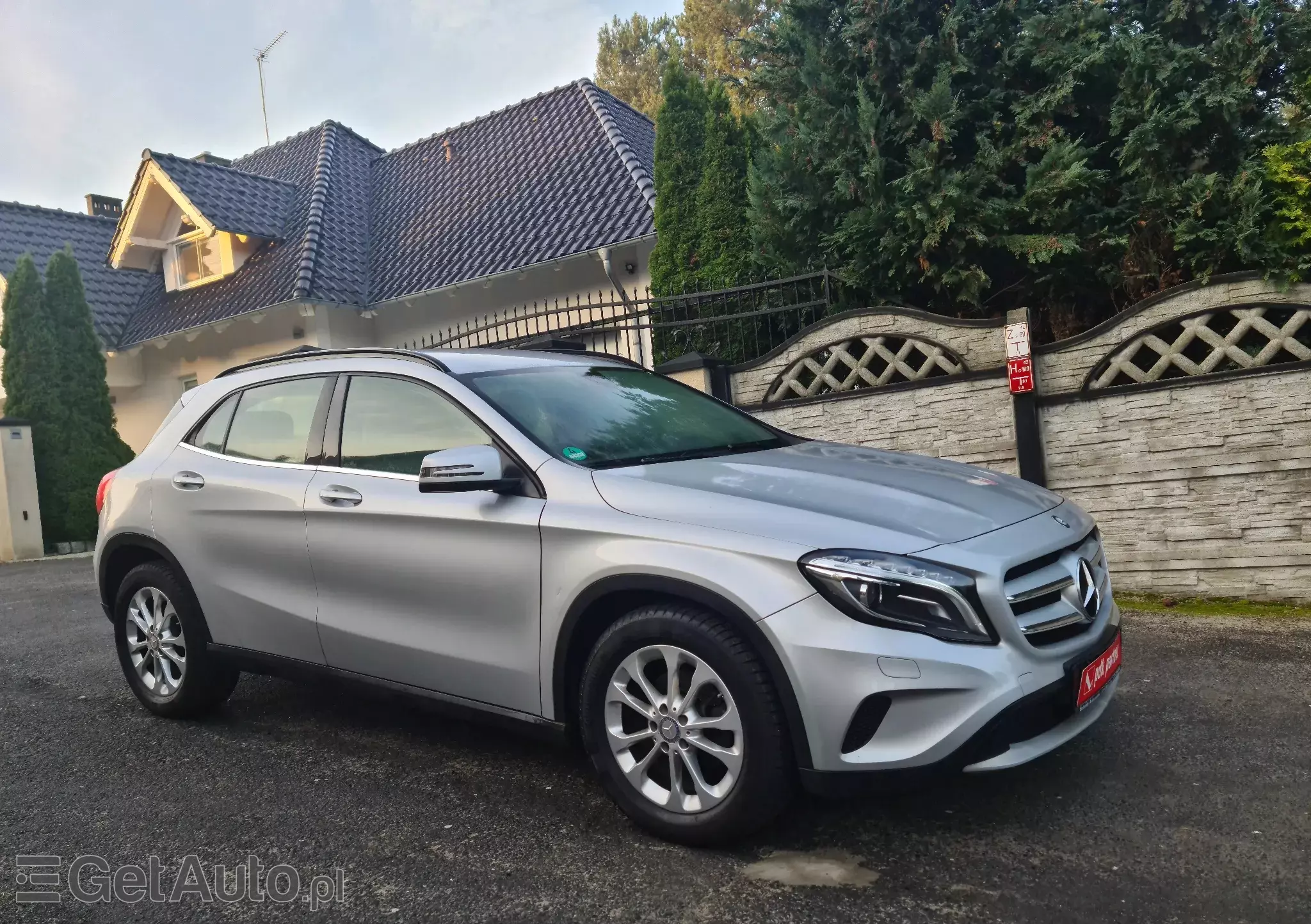 MERCEDES-BENZ GLA 