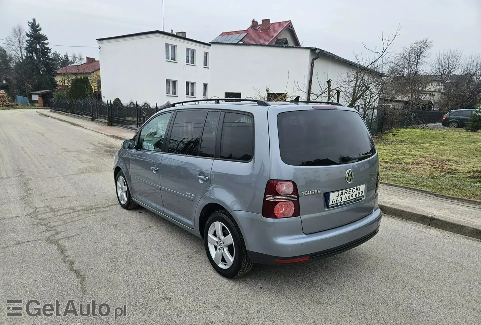 VOLKSWAGEN Touran 