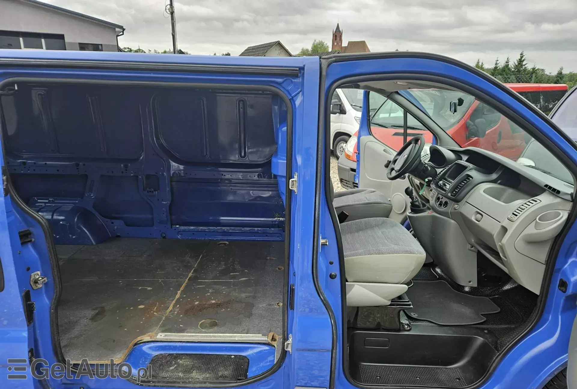 RENAULT Trafic 