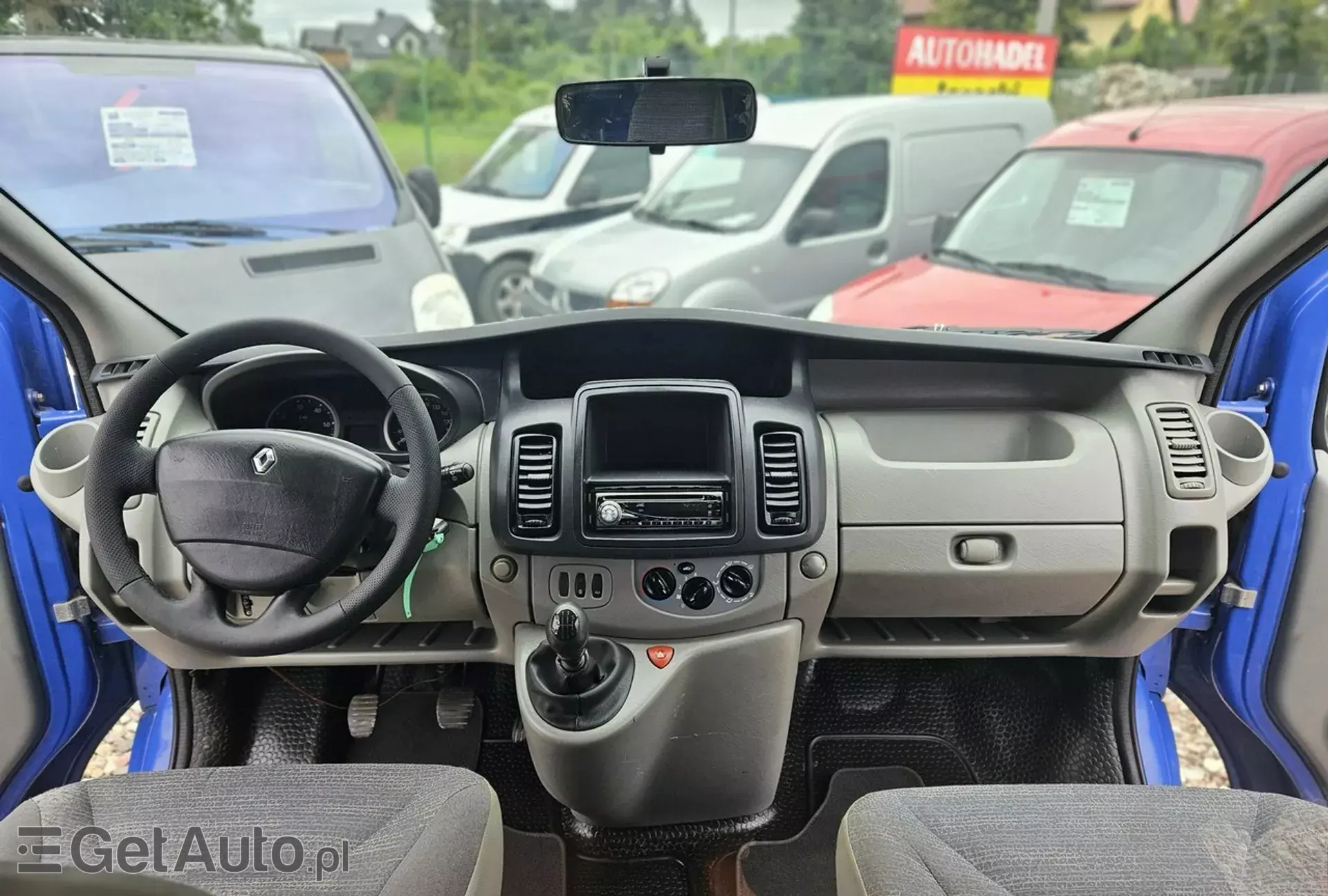 RENAULT Trafic 