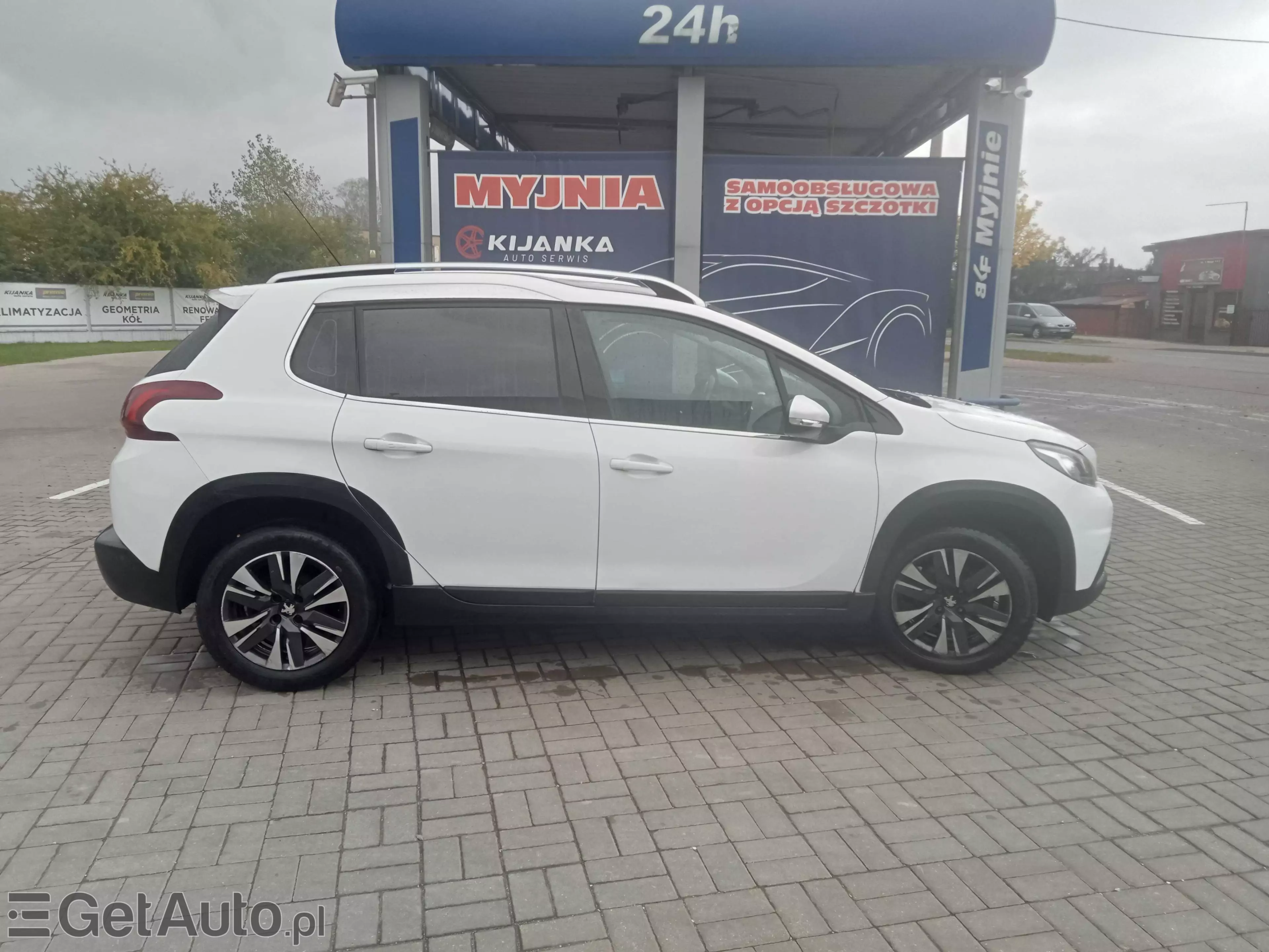 PEUGEOT 2008 