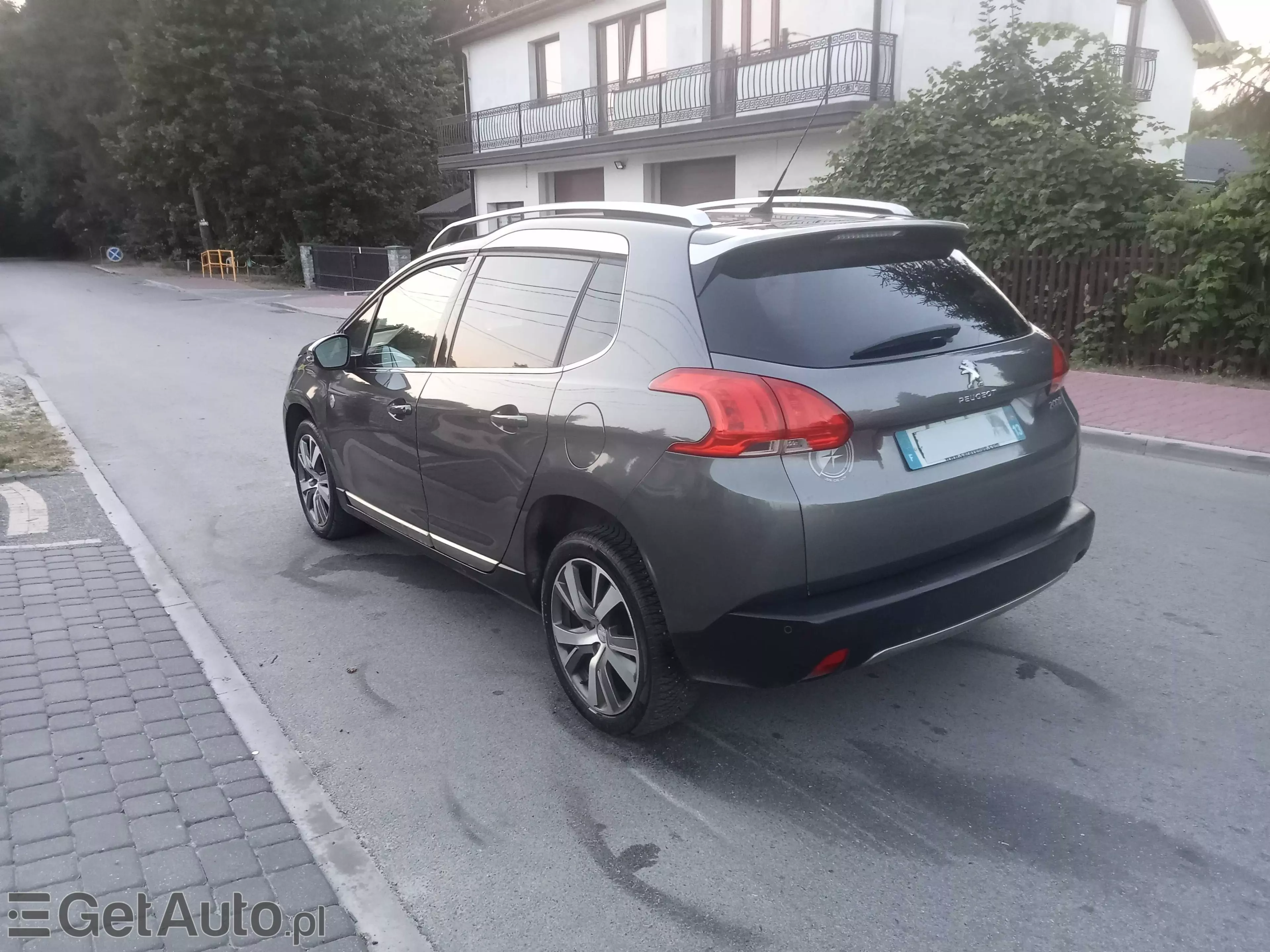 PEUGEOT 2008 