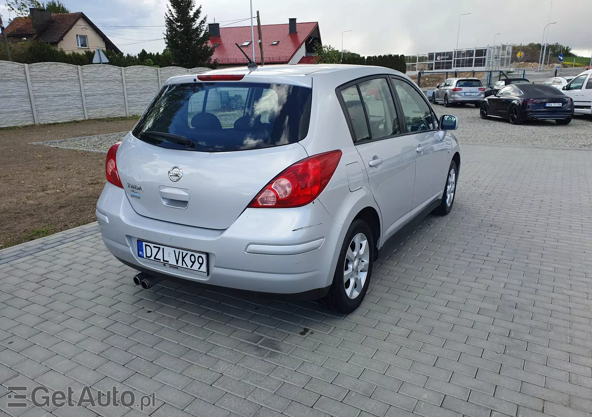 NISSAN Tiida 