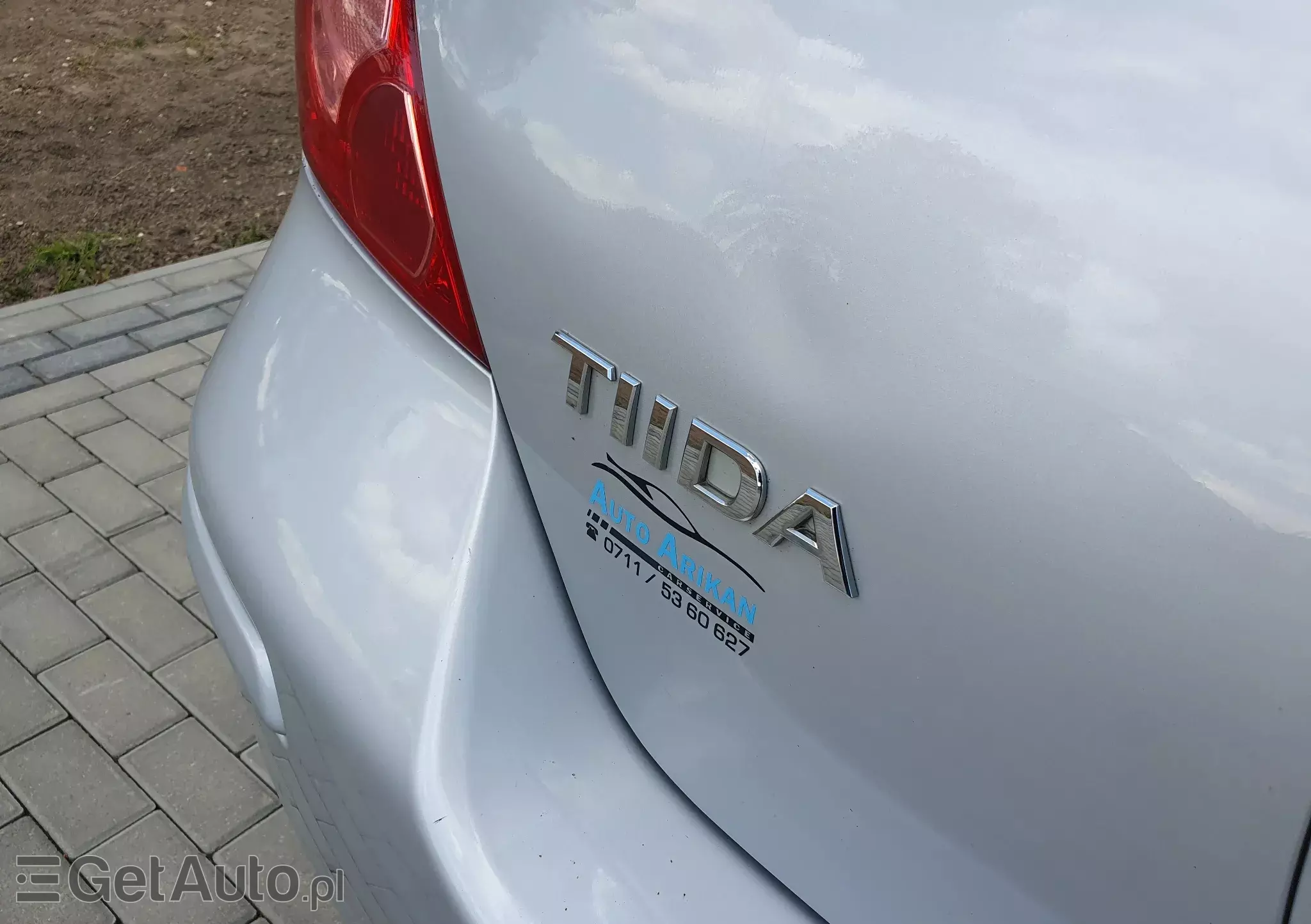 NISSAN Tiida 