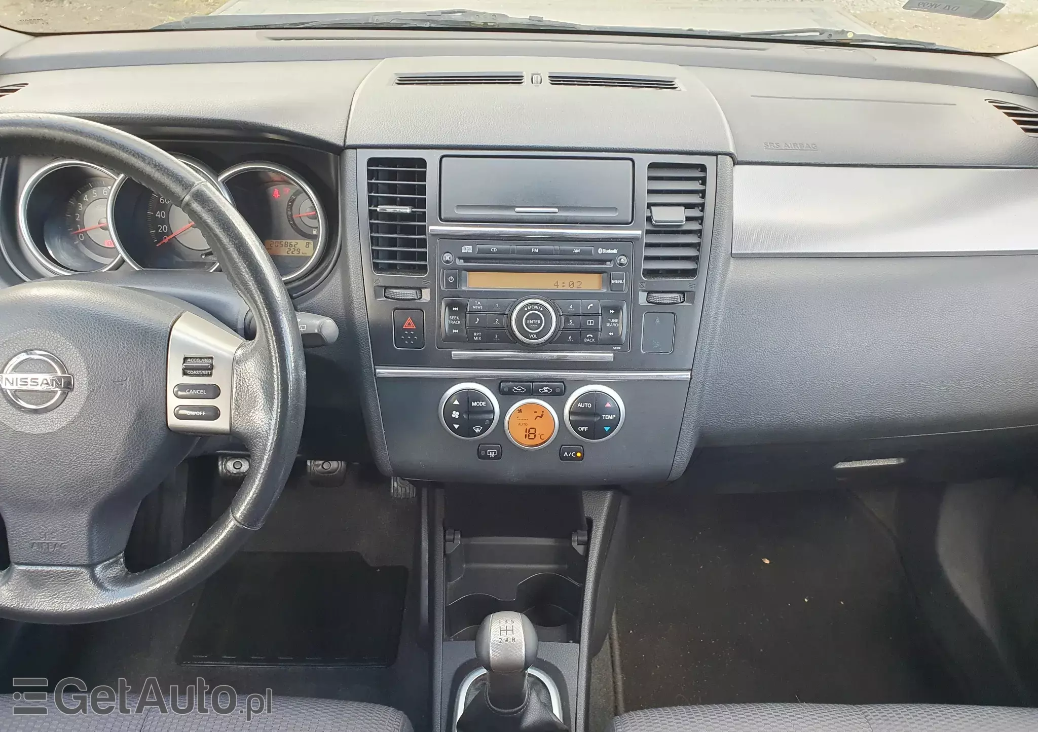 NISSAN Tiida 