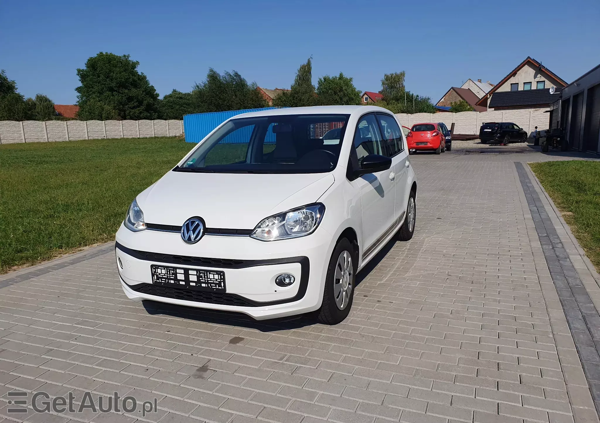 VOLKSWAGEN Up! 