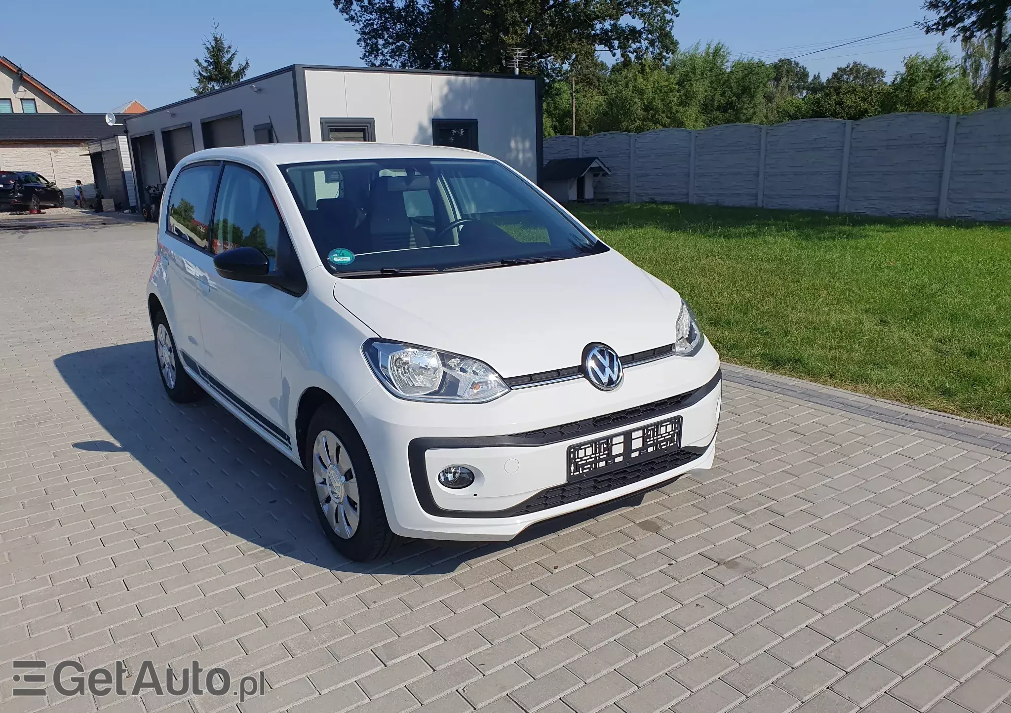 VOLKSWAGEN Up! 