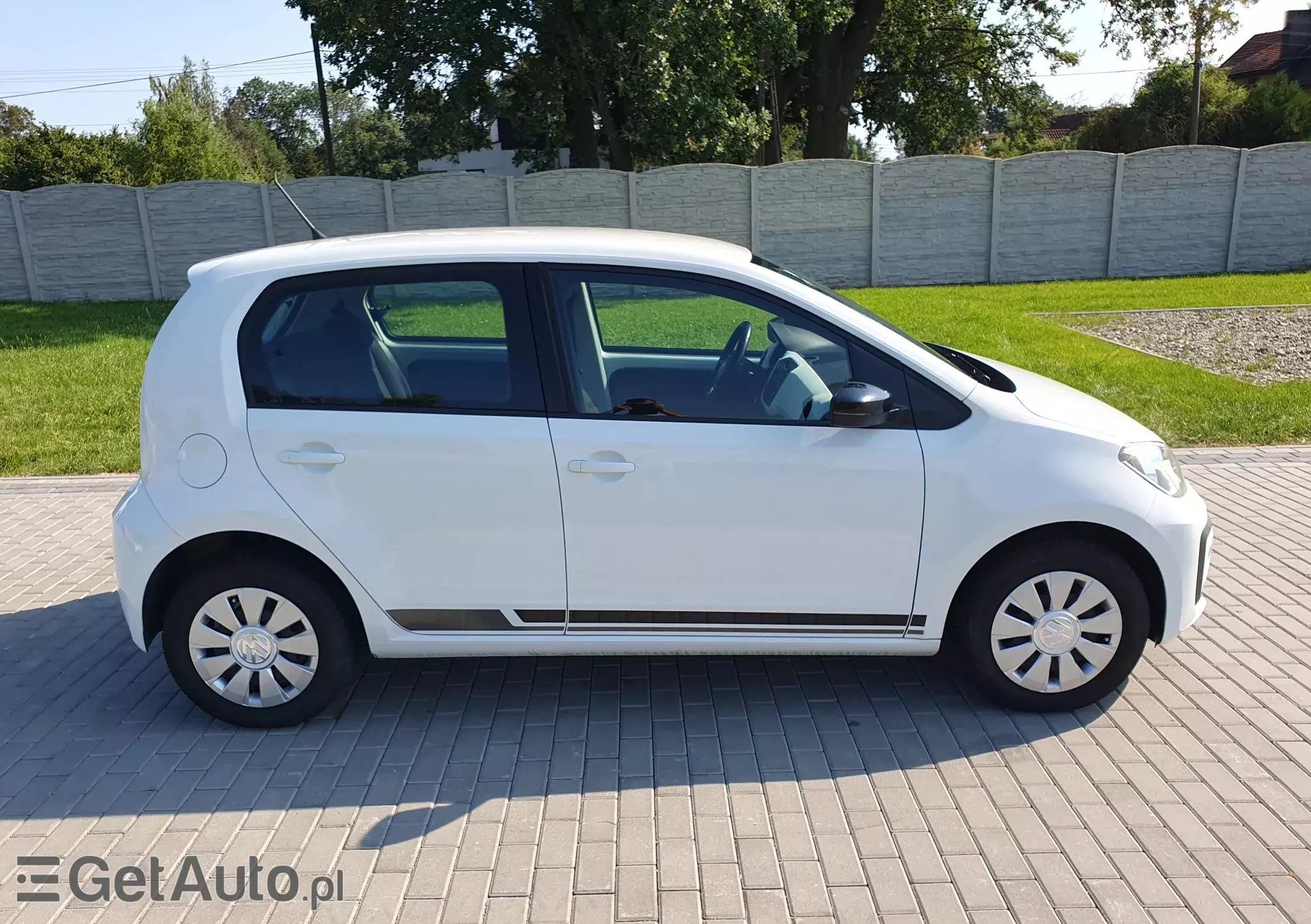 VOLKSWAGEN Up! 