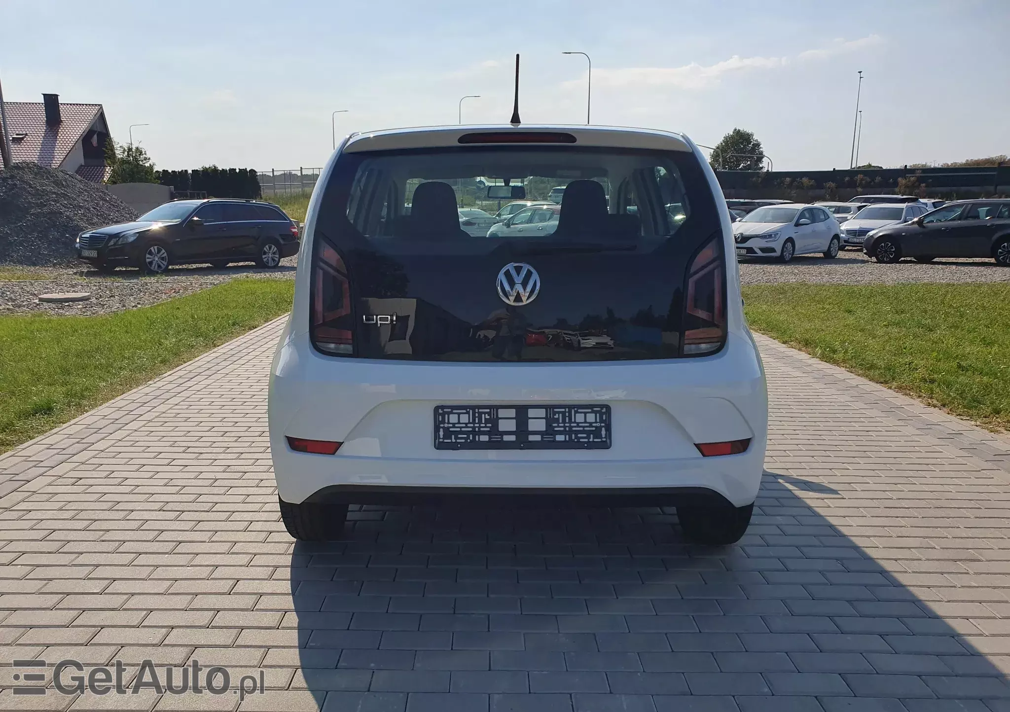 VOLKSWAGEN Up! 