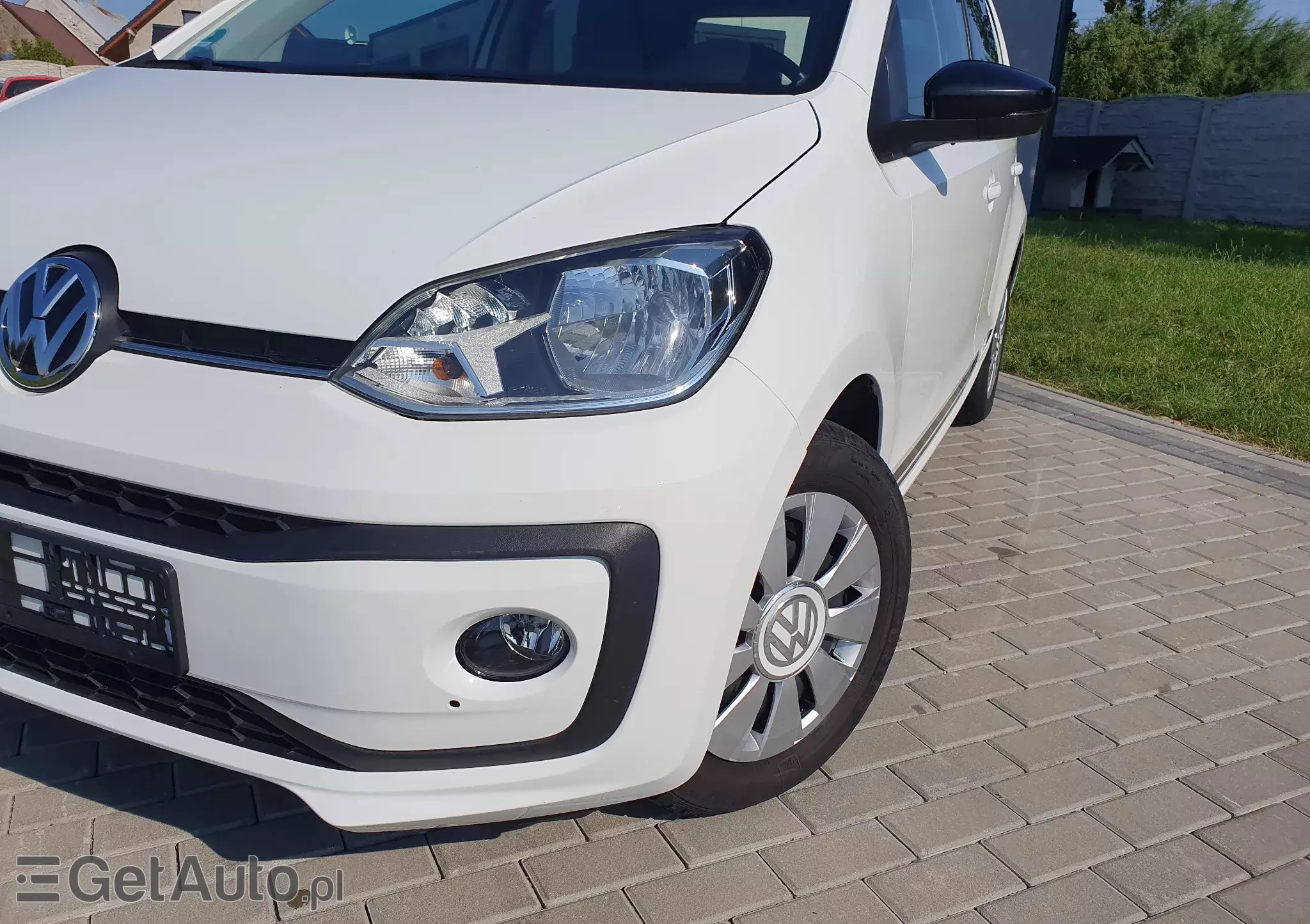 VOLKSWAGEN Up! 