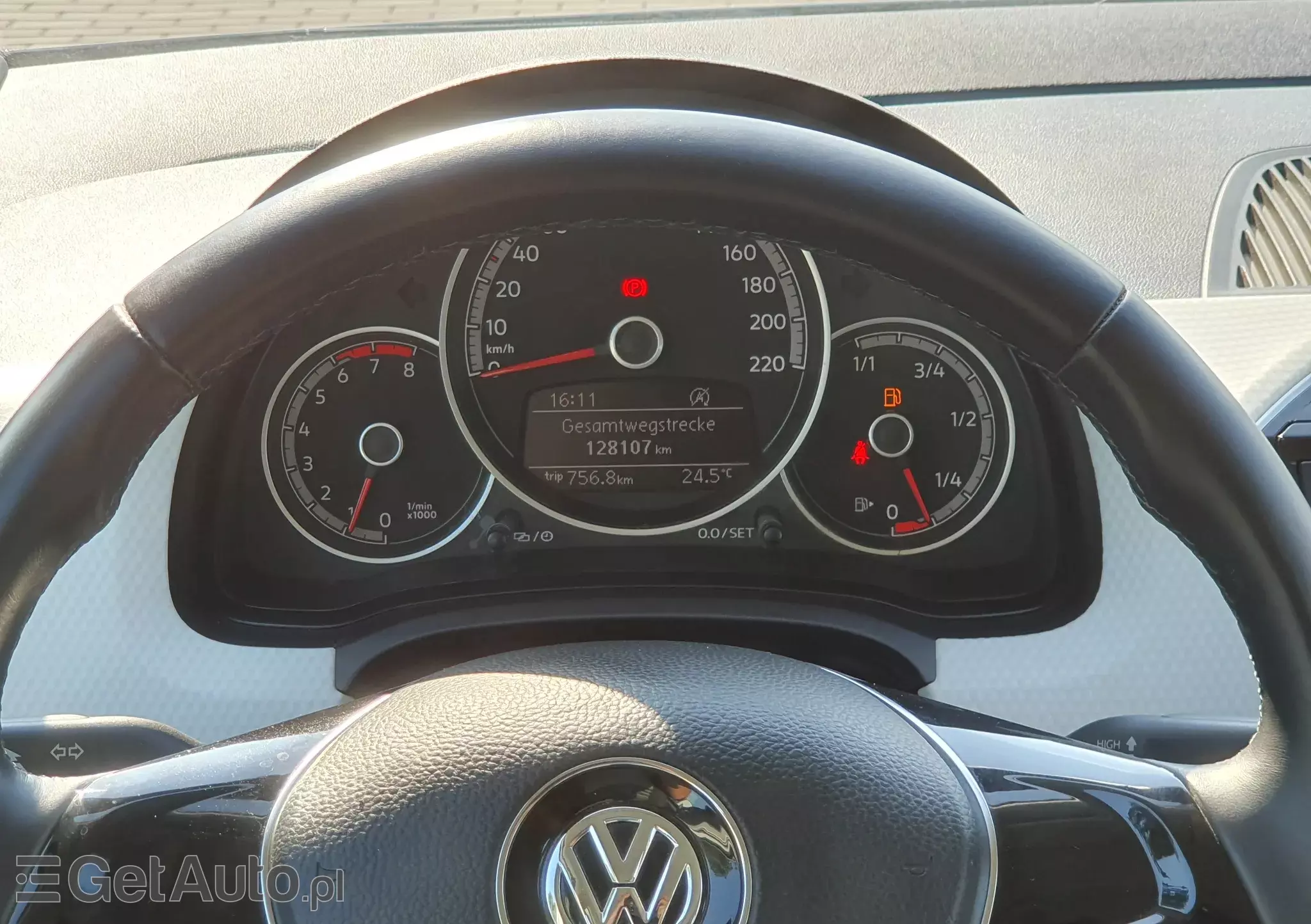 VOLKSWAGEN Up! 