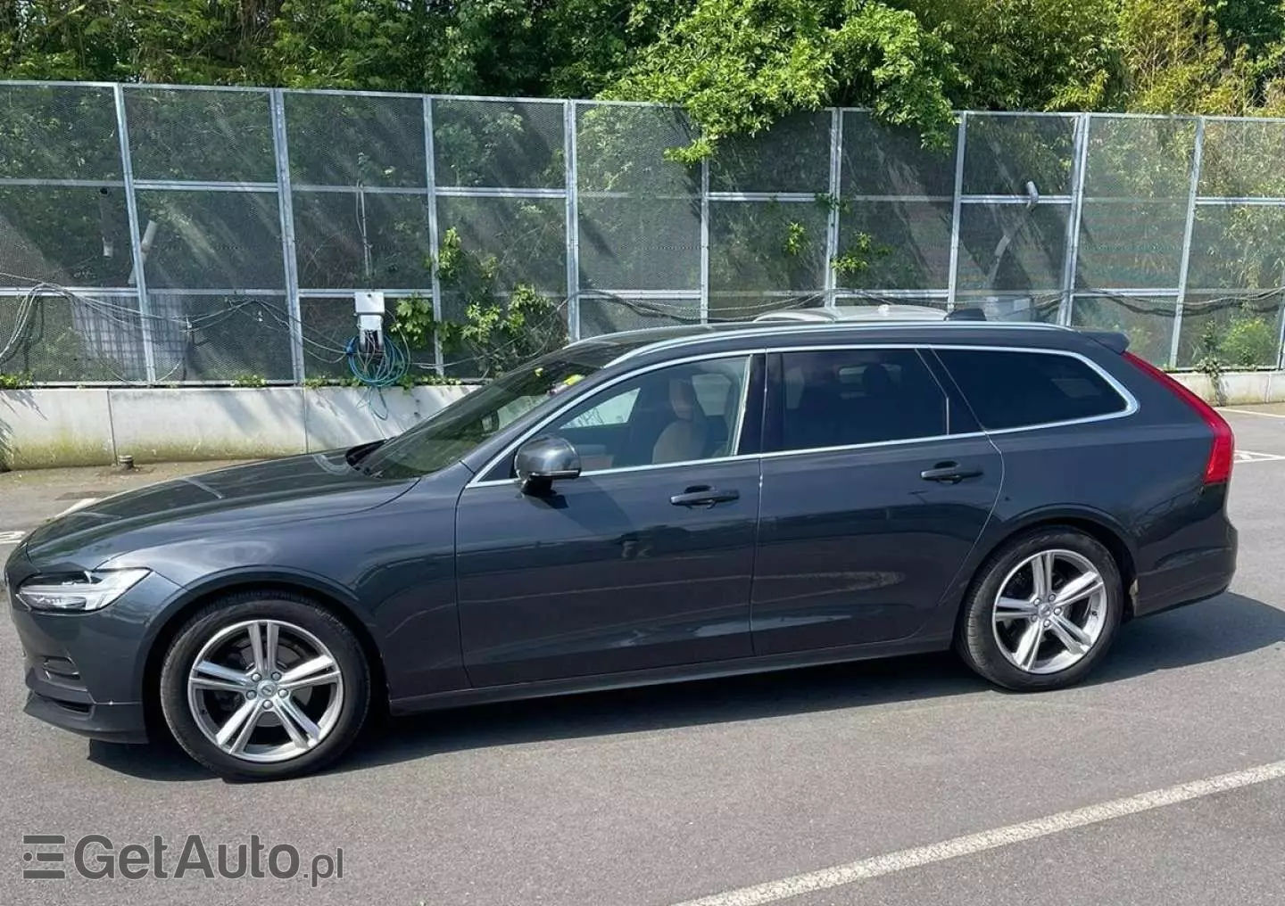 VOLVO V90 