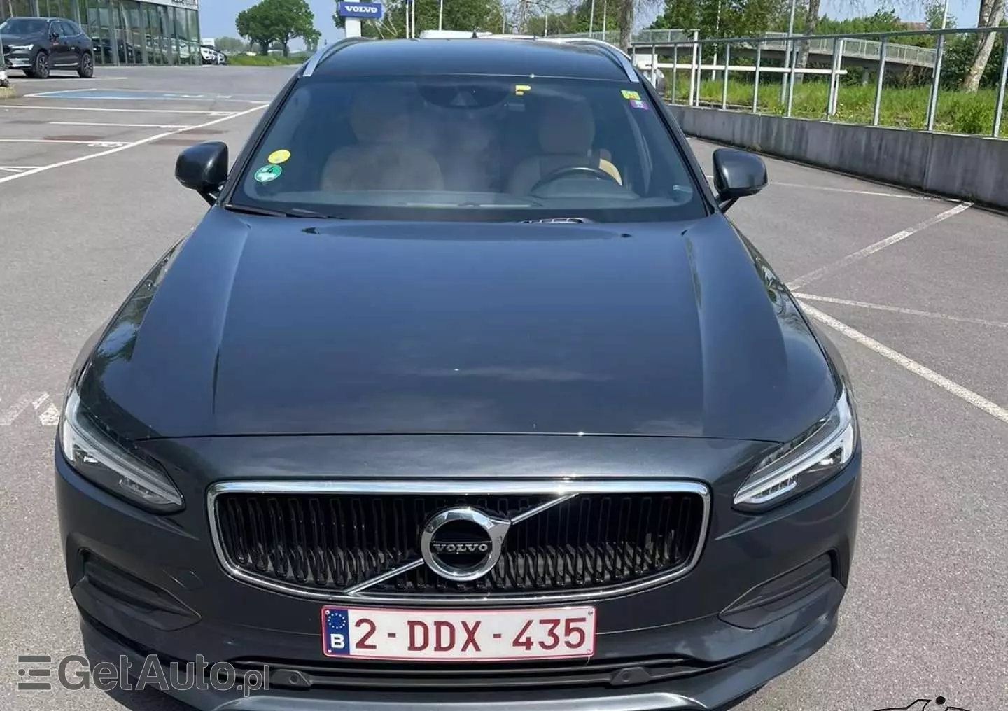 VOLVO V90 