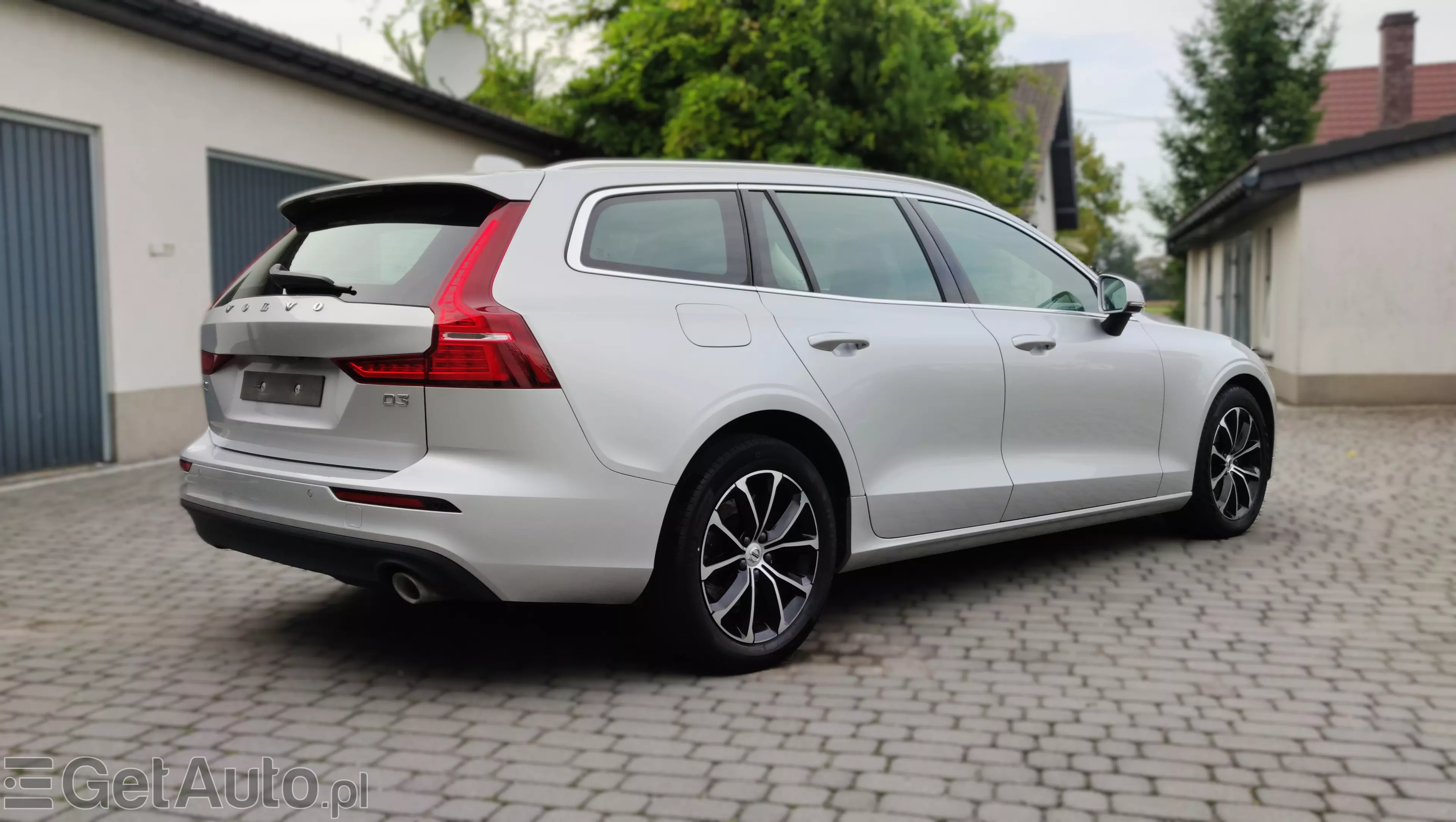 VOLVO V60 Momentum Pro