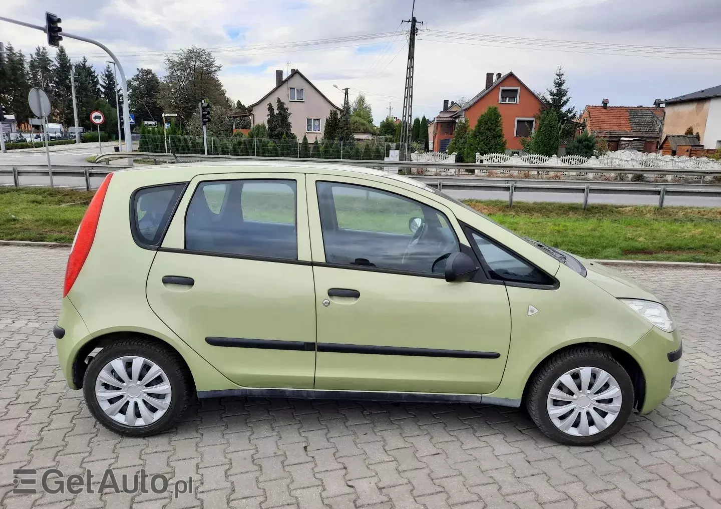 MITSUBISHI Colt 