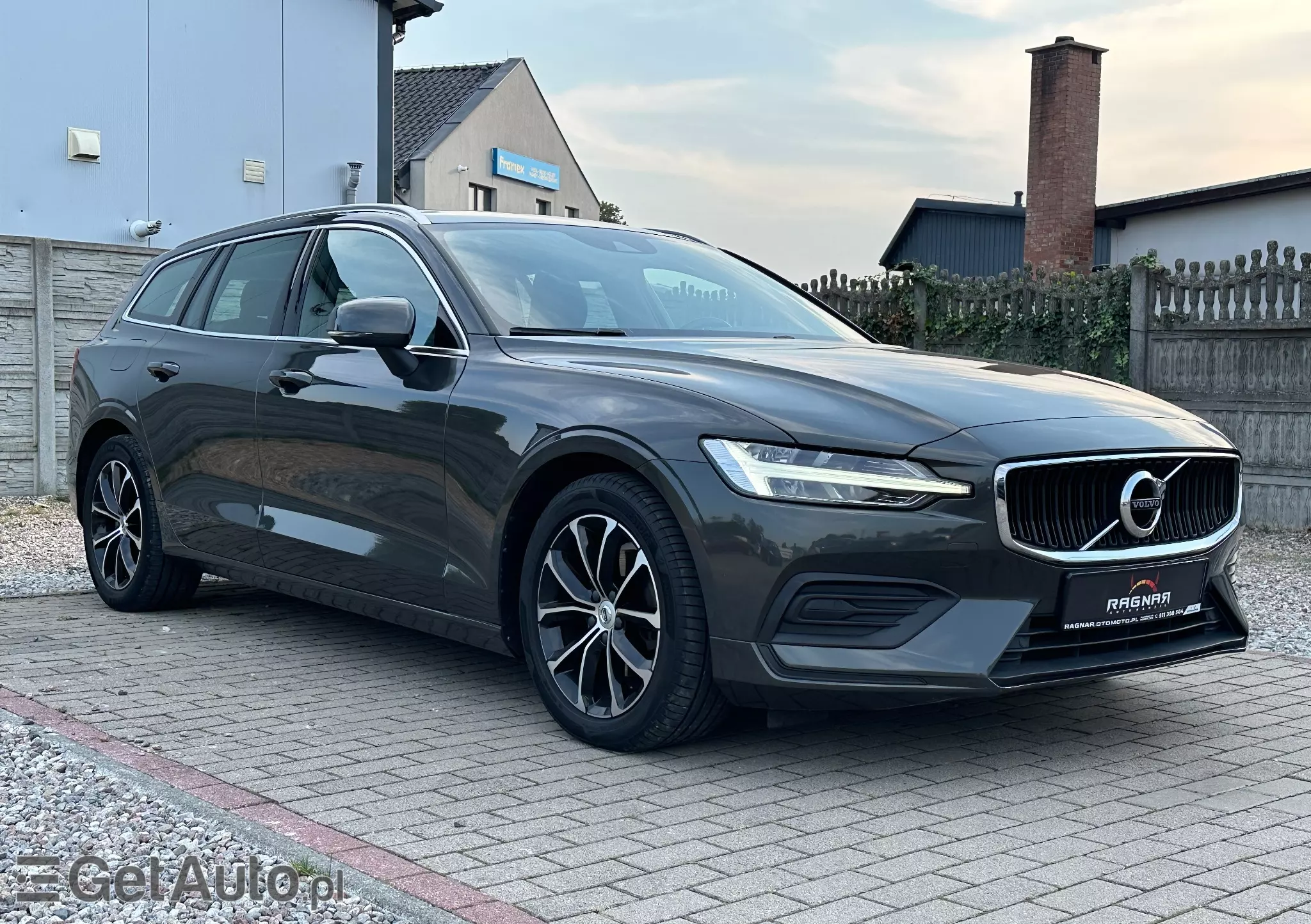 VOLVO V60 Momentum Getr