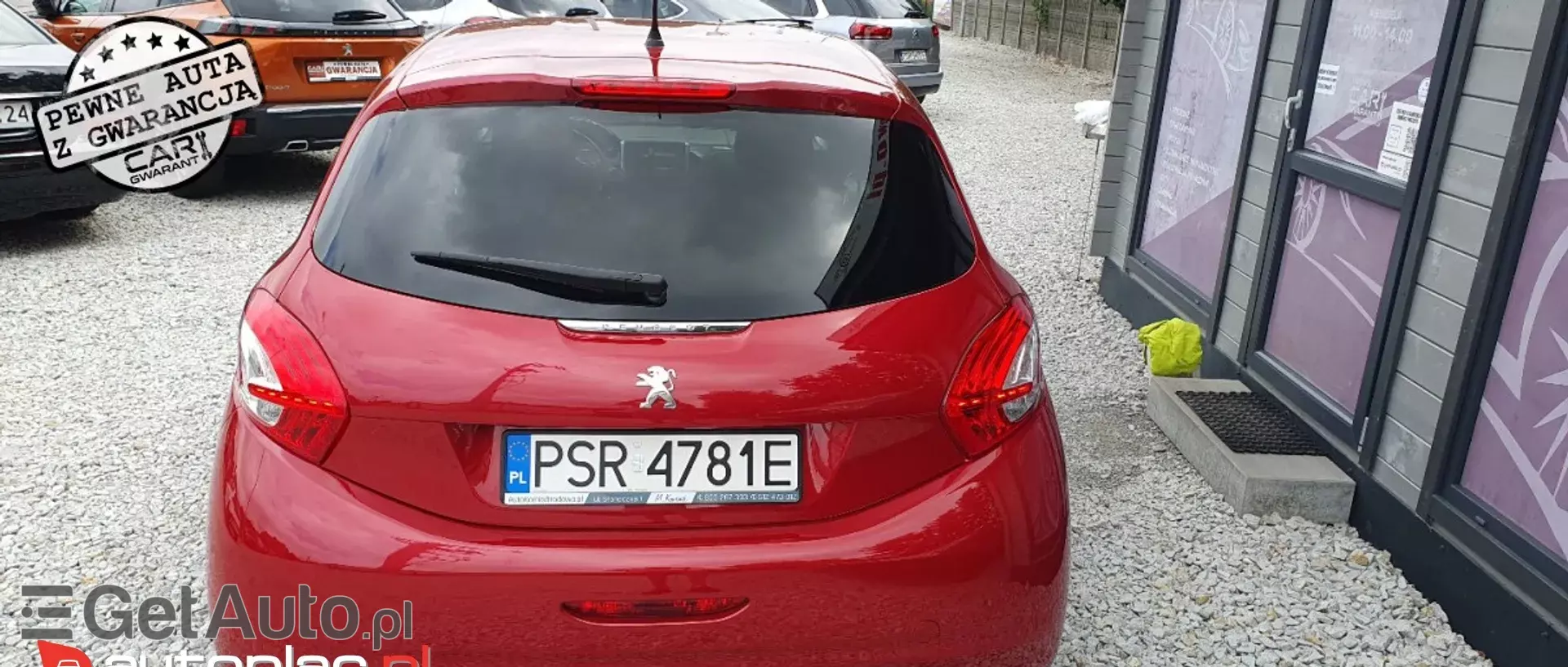 PEUGEOT 208 