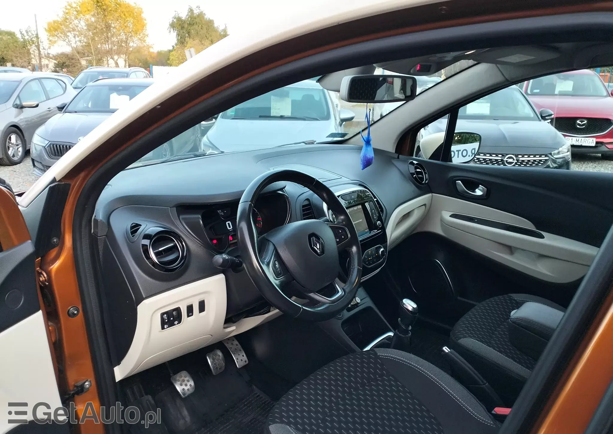 RENAULT Captur Initiale Paris