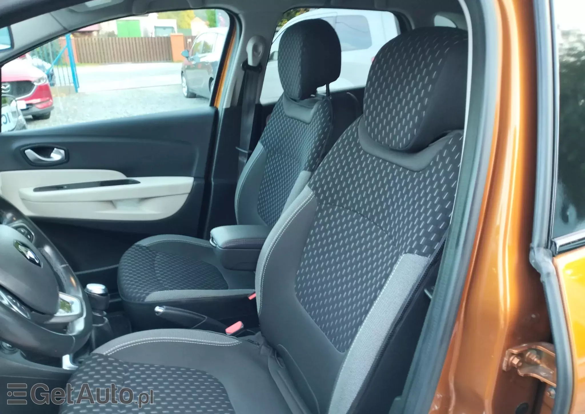 RENAULT Captur Initiale Paris