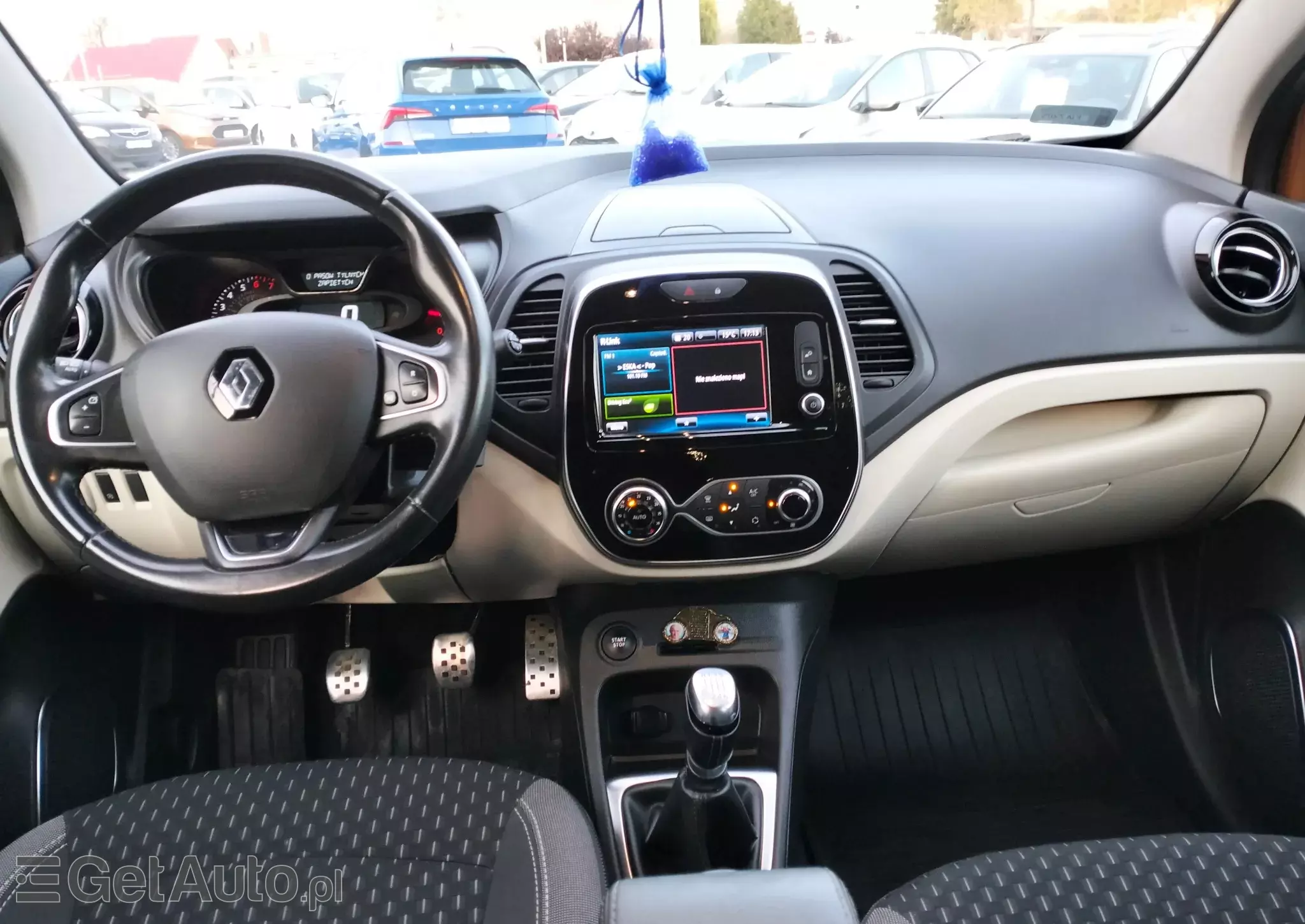 RENAULT Captur Initiale Paris