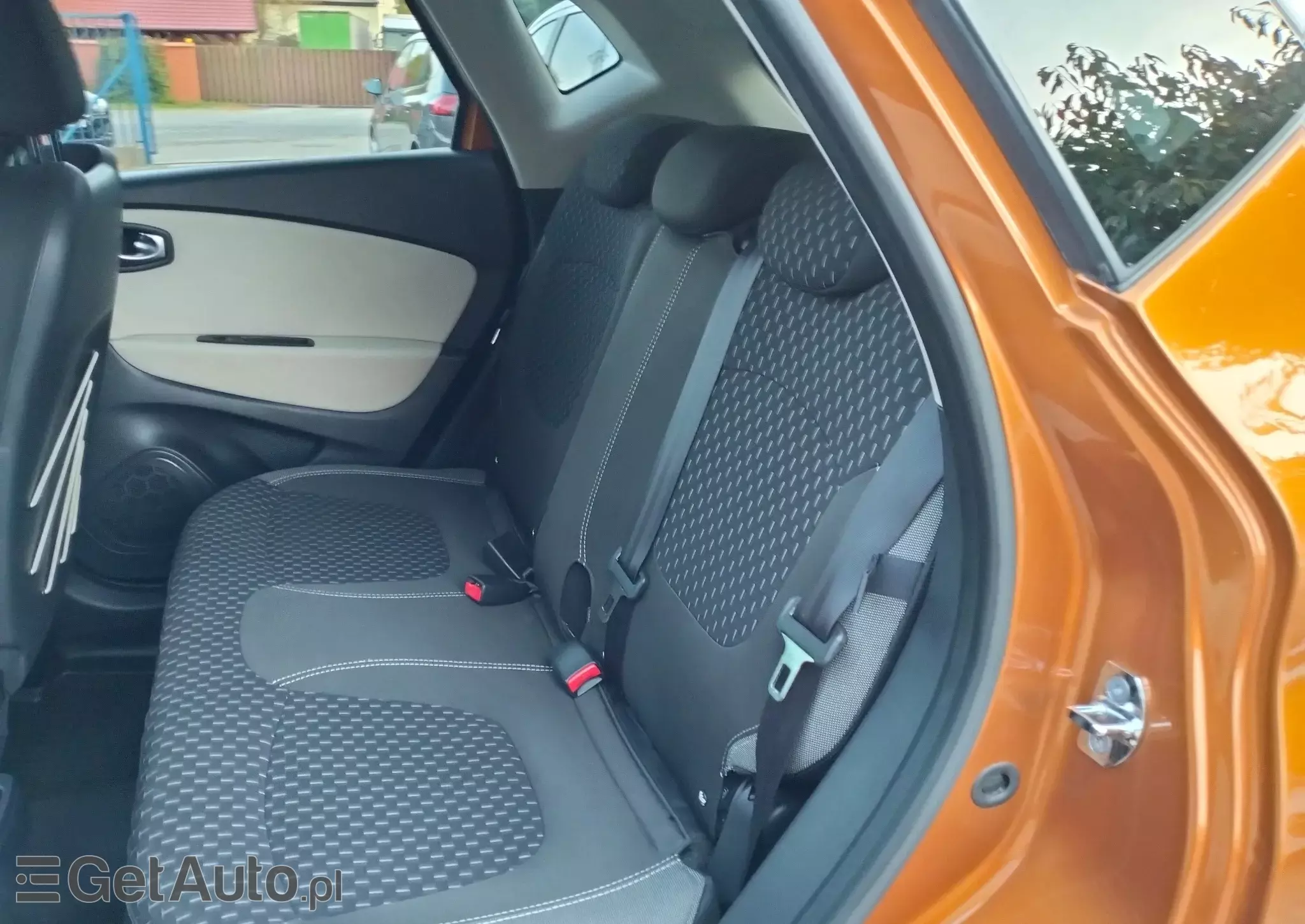 RENAULT Captur Initiale Paris