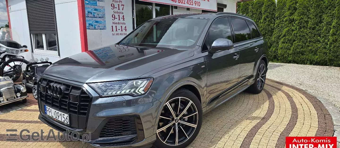 AUDI Q7 S line