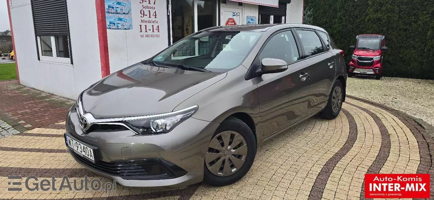 TOYOTA Auris 