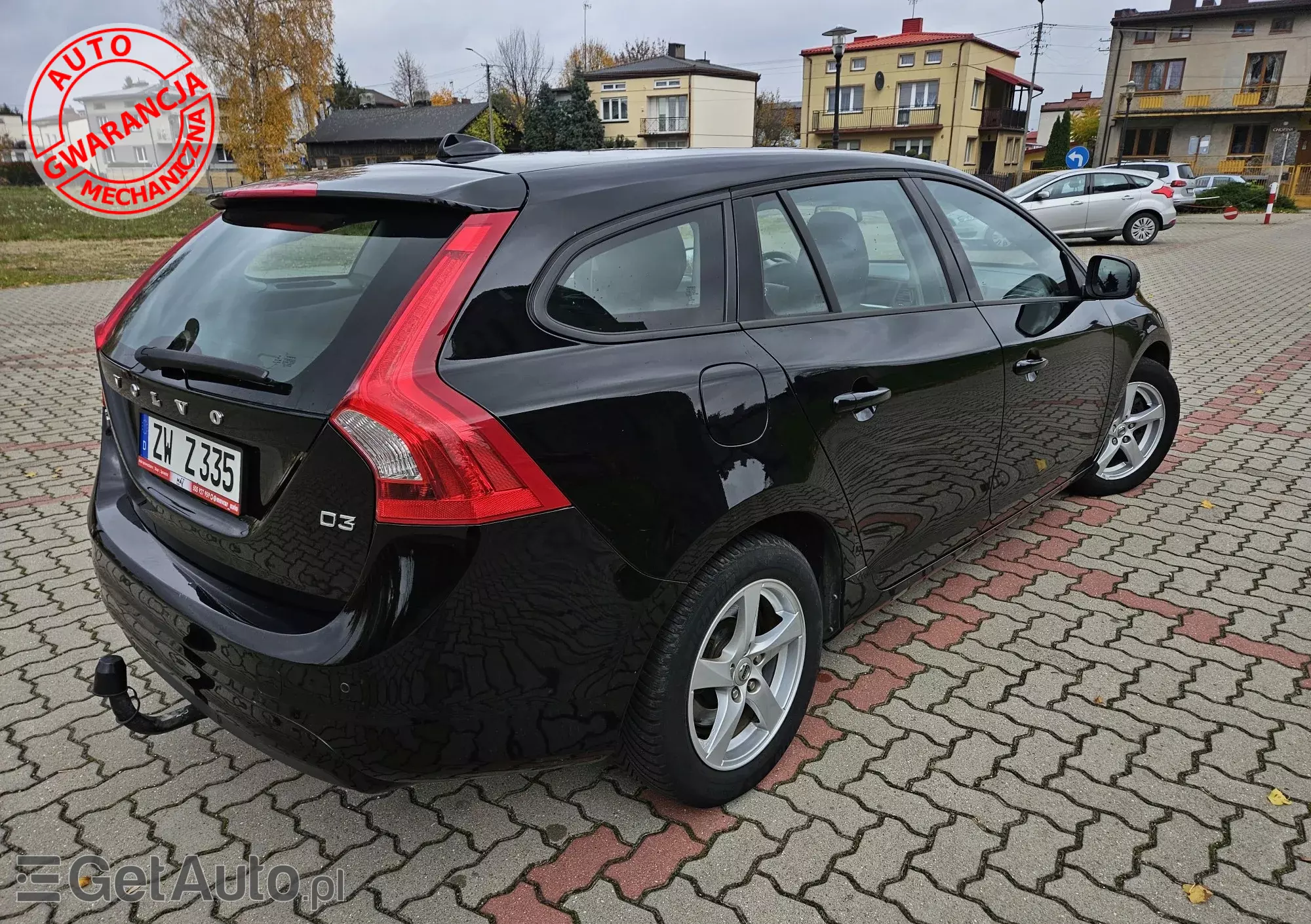 VOLVO V60 Momentum