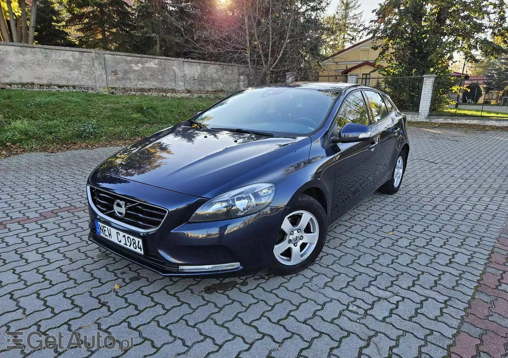 VOLVO V40 Kinetic