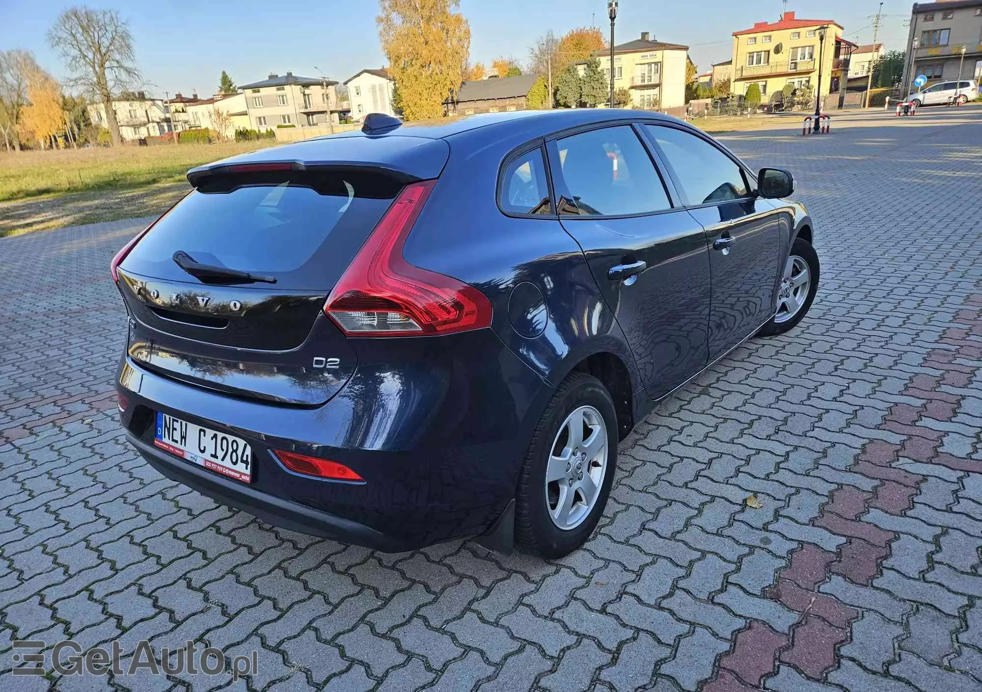 VOLVO V40 Kinetic