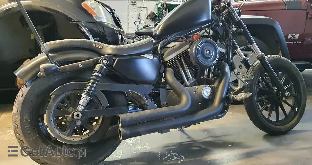 HARLEY-DAVIDSON Sportster Iron 883 