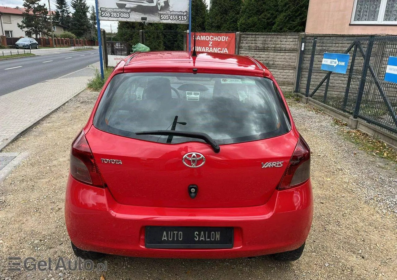 TOYOTA Yaris 