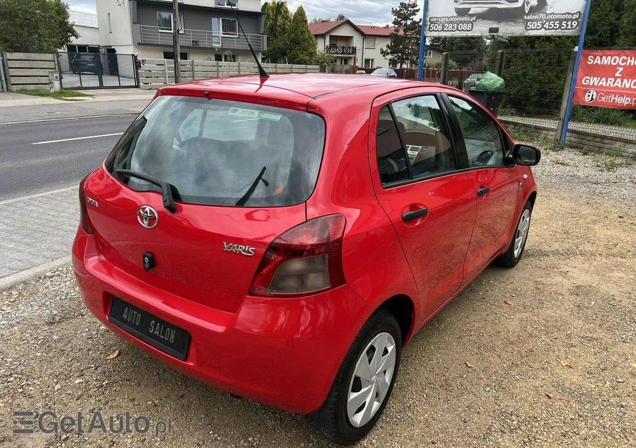 TOYOTA Yaris 