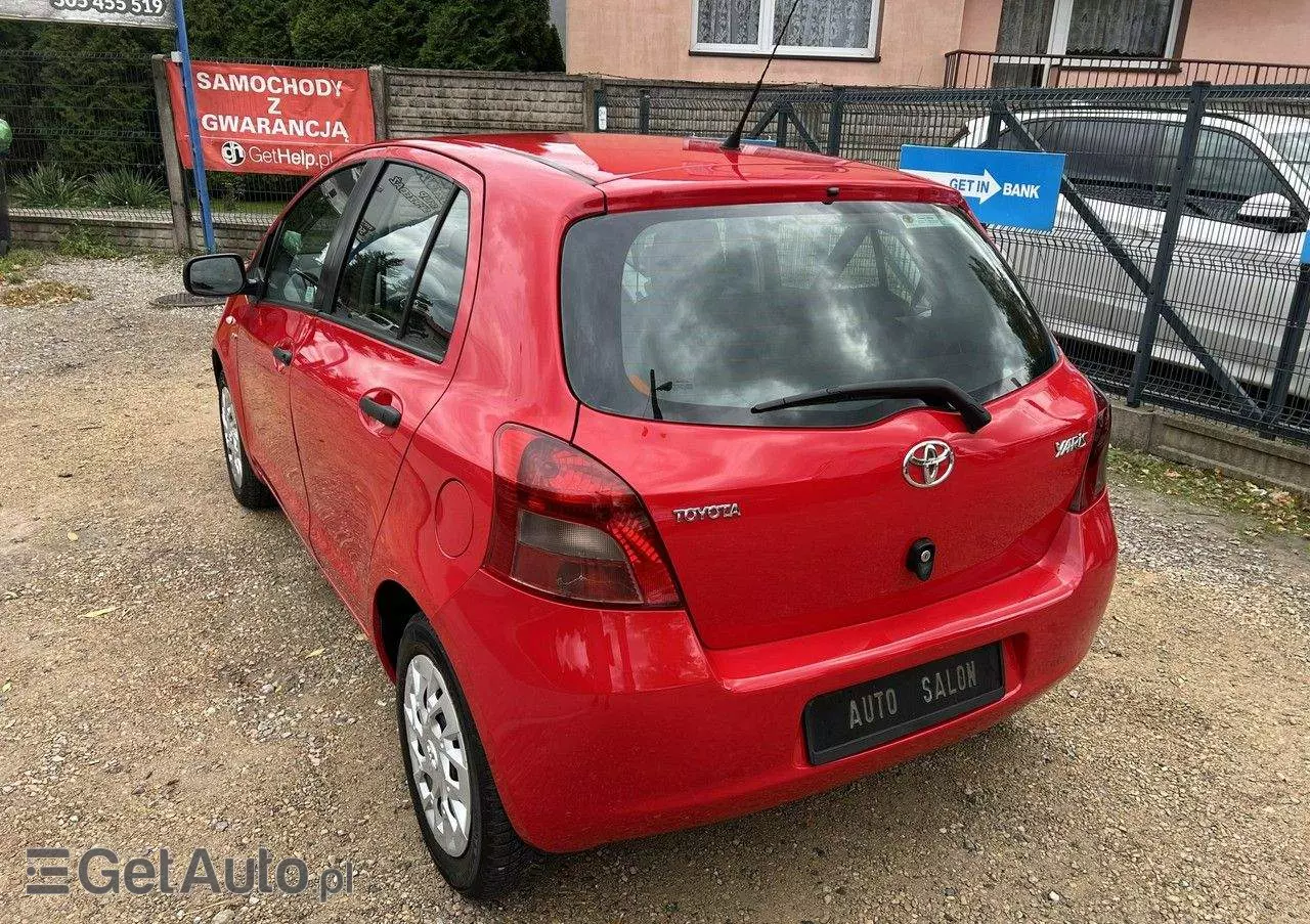 TOYOTA Yaris 