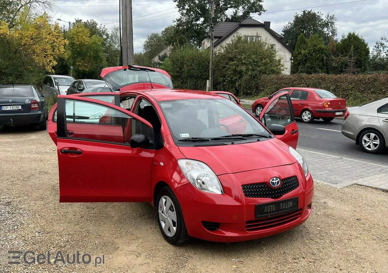 TOYOTA Yaris 