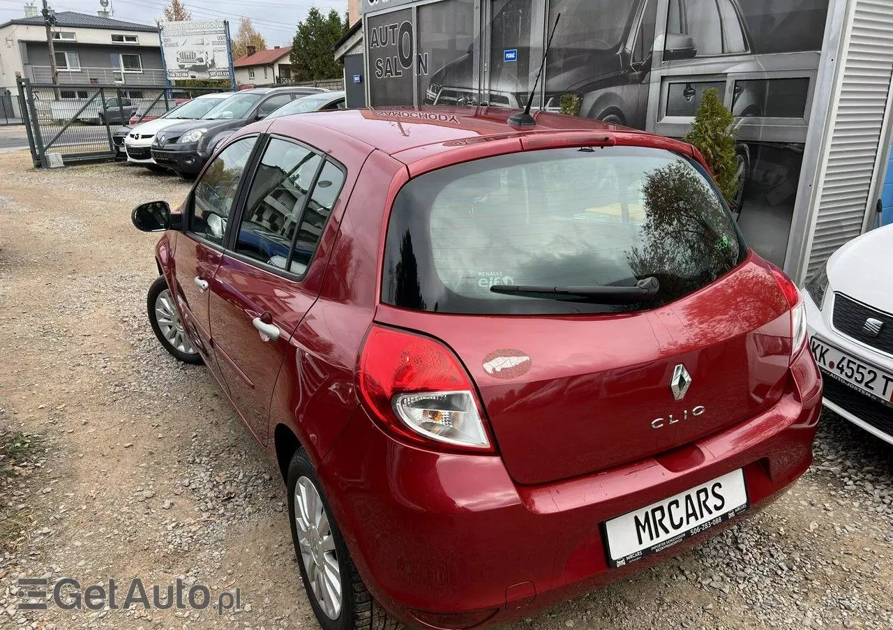 RENAULT Clio 