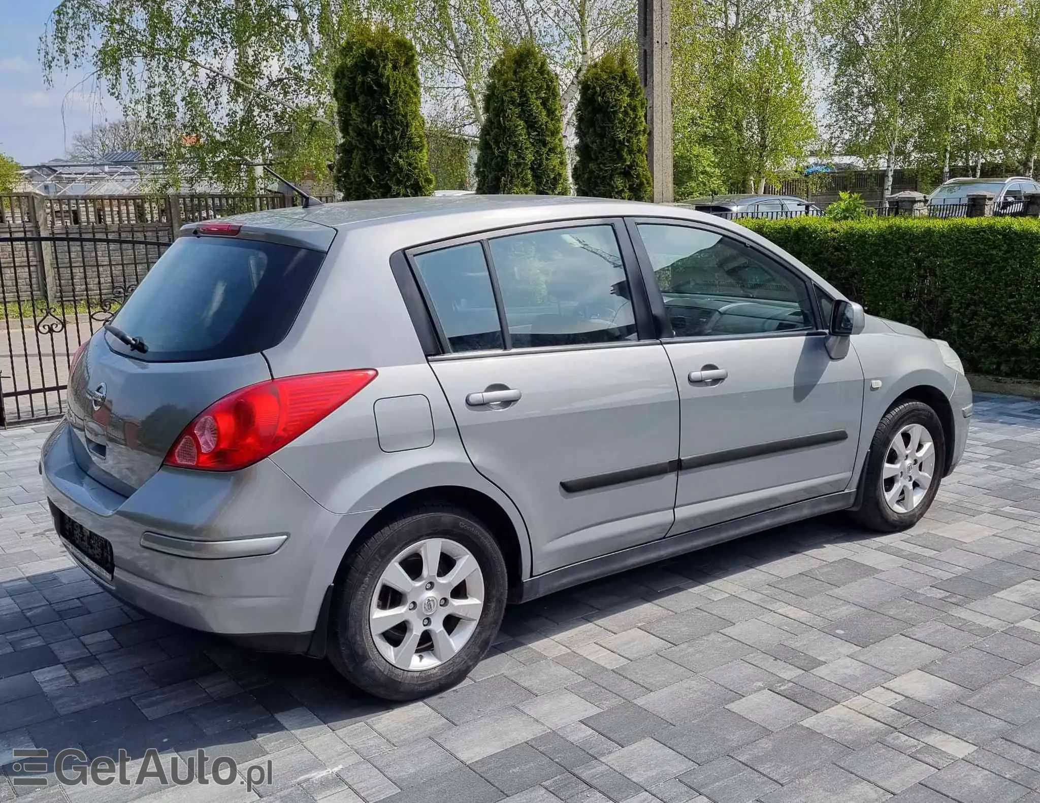 NISSAN Tiida 