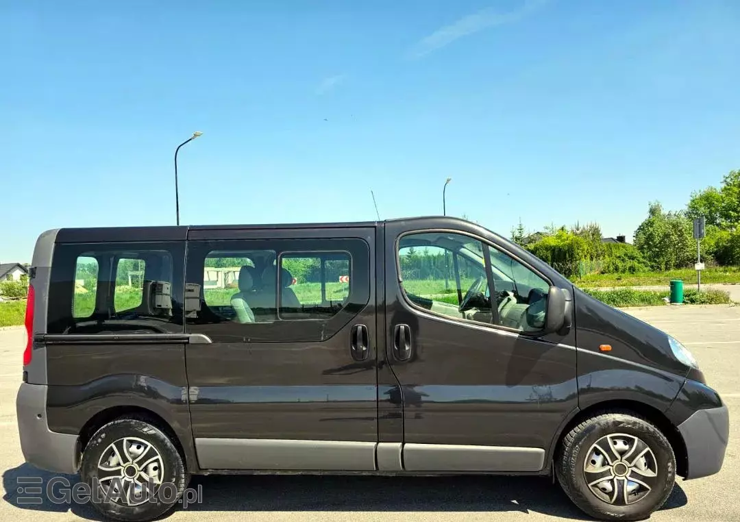 OPEL Vivaro 