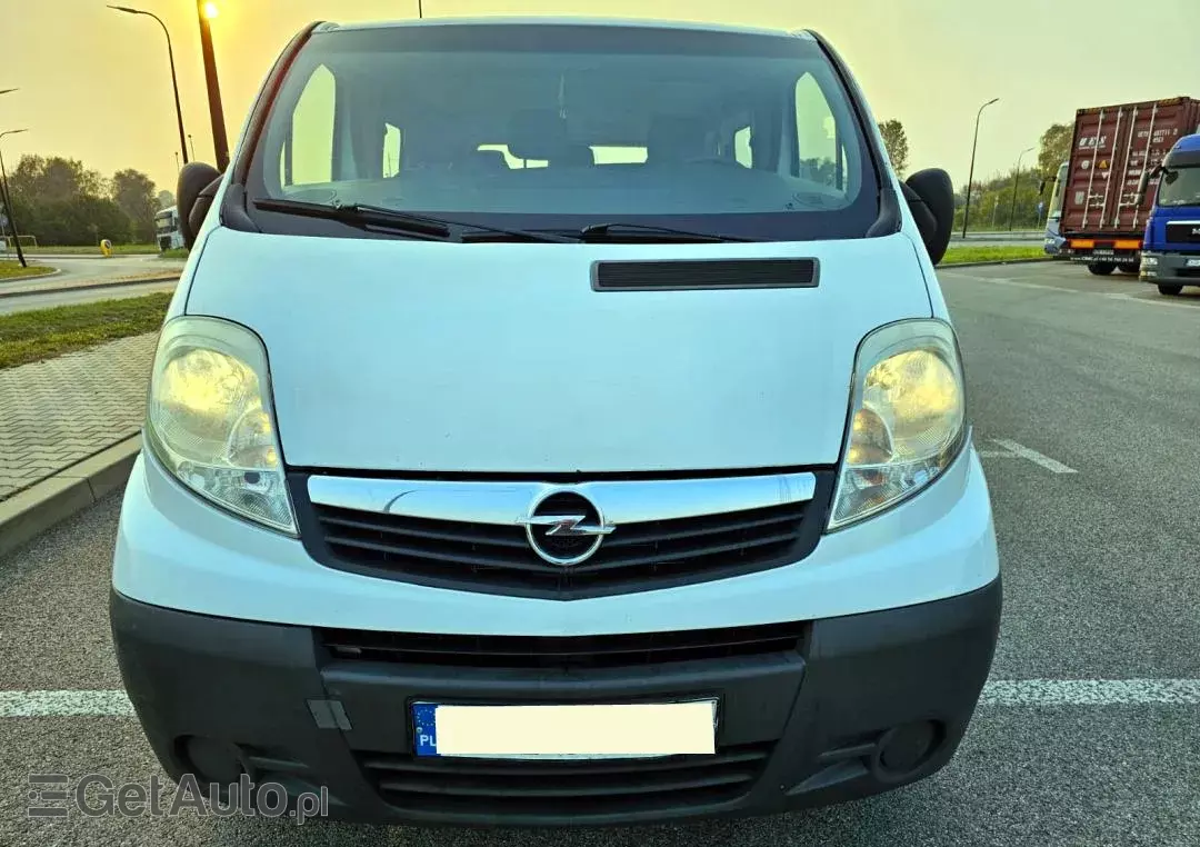 OPEL Vivaro 2.5 CDTi L1H1 Tour