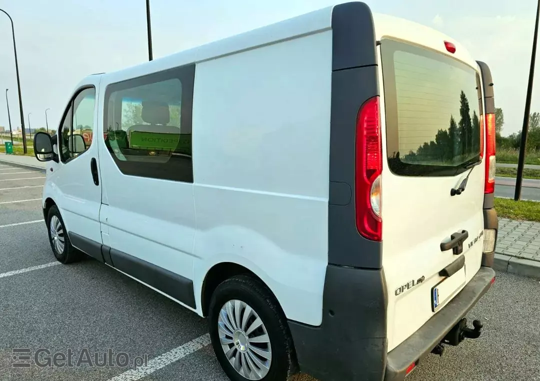 OPEL Vivaro 2.5 CDTi L1H1 Tour