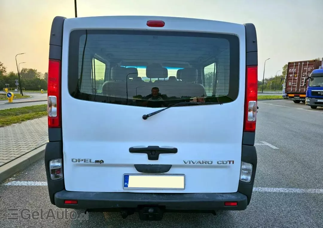 OPEL Vivaro 2.5 CDTi L1H1 Tour