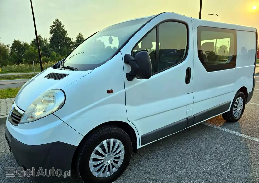 OPEL Vivaro 2.5 CDTi L1H1 Tour