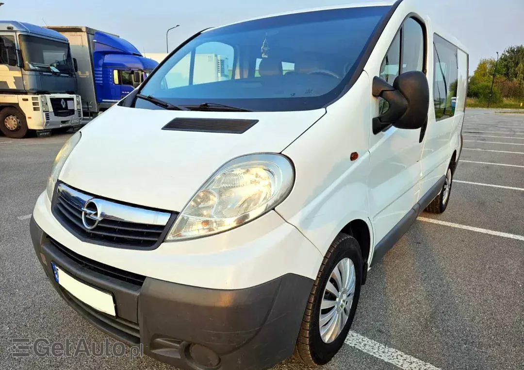 OPEL Vivaro 2.5 CDTi L1H1 Tour