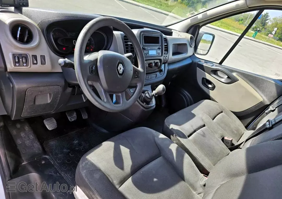 RENAULT Trafic 