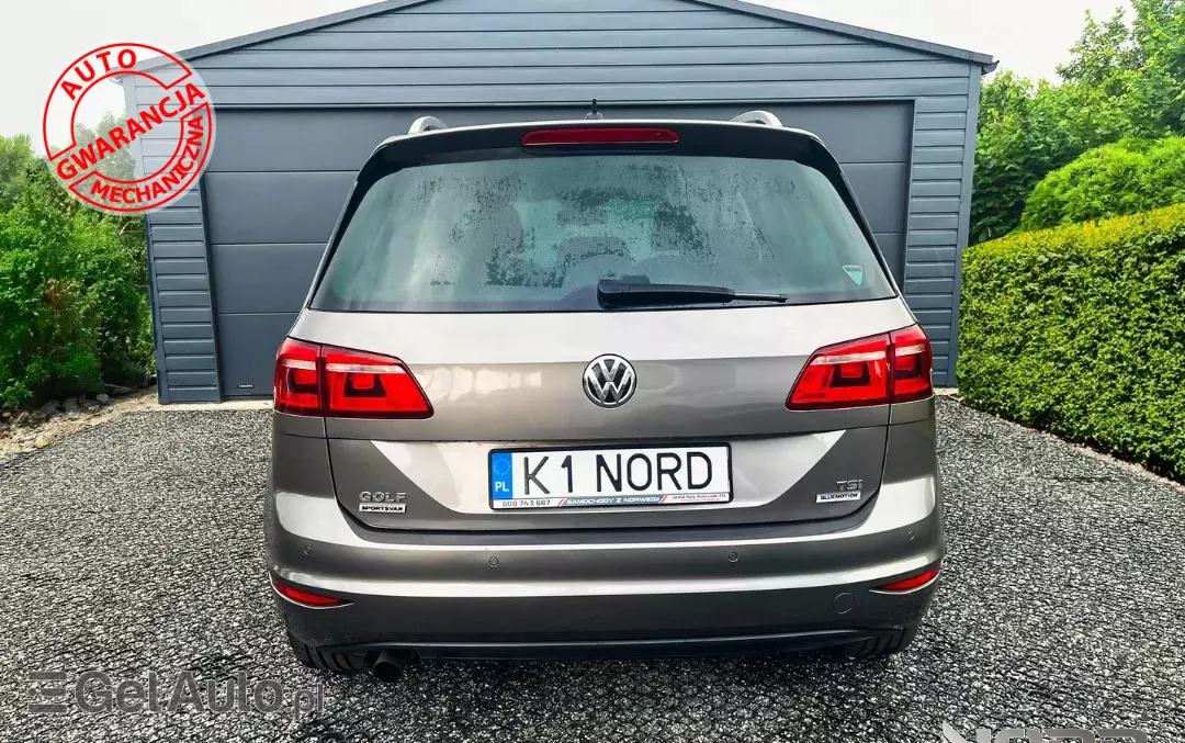 VOLKSWAGEN Golf Sportsvan 