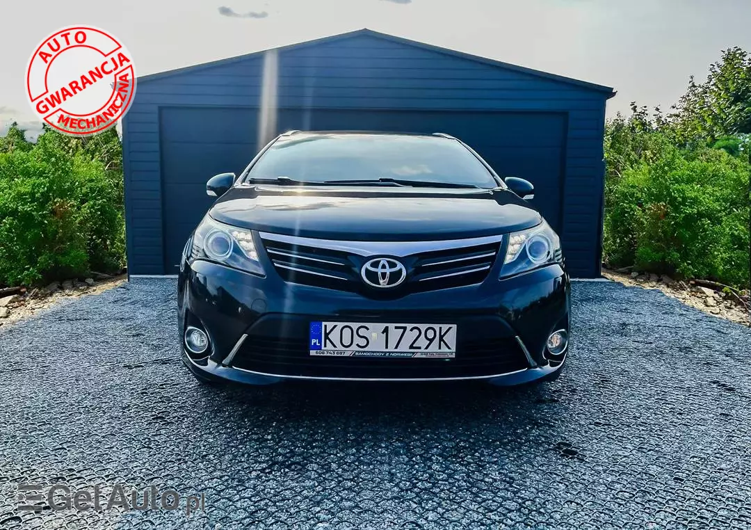 TOYOTA Avensis Style