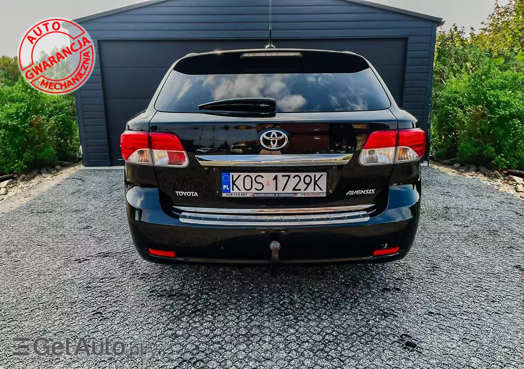 TOYOTA Avensis Style